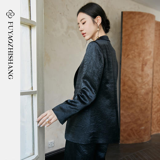 FUYAO扶摇 醋酸提花时尚套装女秋冬休闲宽版西装外套马甲三件套 商品图4