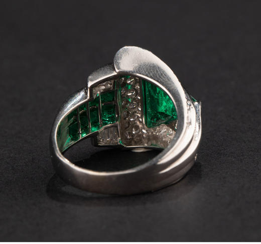 独角鹿西洋古董 1930年代美国出品装饰艺术风格铂金镶嵌钻石及哥伦比亚祖母绿戒指 商品图4