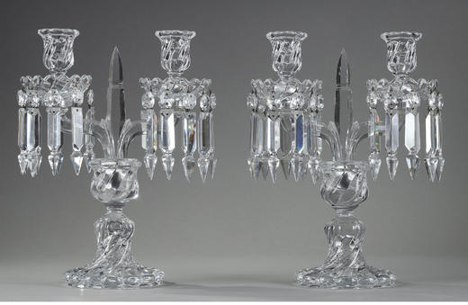 独角鹿西洋古董 20世纪法国水晶工坊巴卡拉出品Médaillon圆雕纹款双枝头水晶烛台一对 商品图0