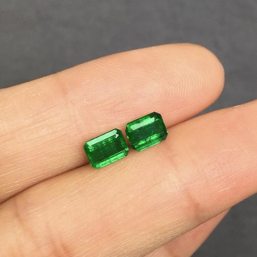 1.2ct祖母绿裸石耳钉料 商品图4