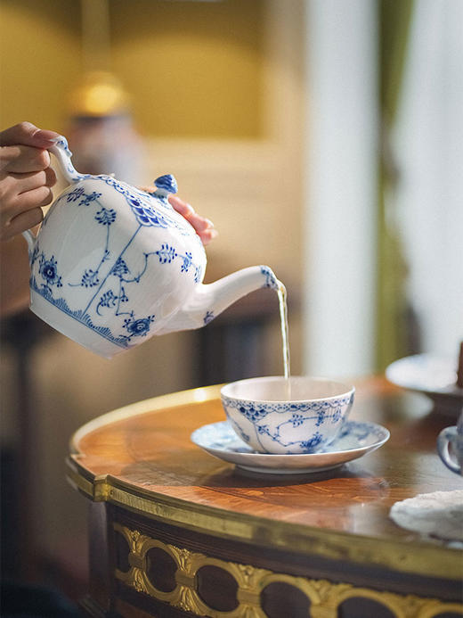 【已售】独角鹿西洋古董 20世纪中期皇家哥本哈根出品「Musselmalet 蓝色花边」系列双人下午茶套件 商品图2