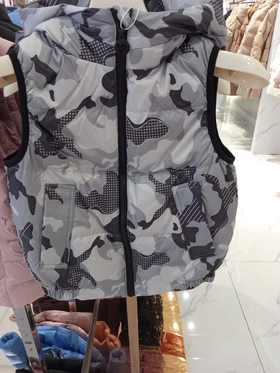 2F雪中飞羽绒服