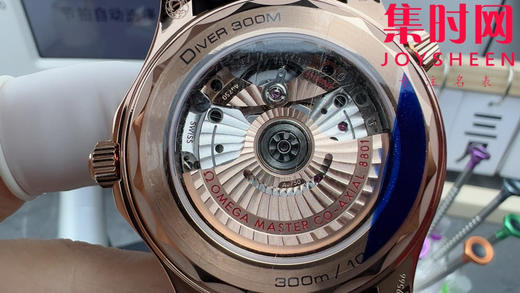 欧米茄VS海马300米系列 原装开模 全玫金黑海马
款式：男士潜水腕表 商品图6