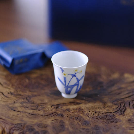 【景德镇纯手工陶瓷】功夫茶茶具青花加彩，薄胚盖碗宫灯茶壶谢浩飞老师手绘传统烧制 千年瓷都万年窑火，从泥到瓷的距离，是一千三百摄氏度茶当配器，青花加彩邂逅千年茶韵，茶以养人，器以聚香 商品图2