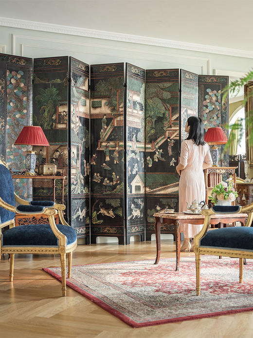 【已售】独角鹿西洋古董 20世纪初中国出品「六宫百子戏婴图」主题黑漆地款彩屏风 商品图1