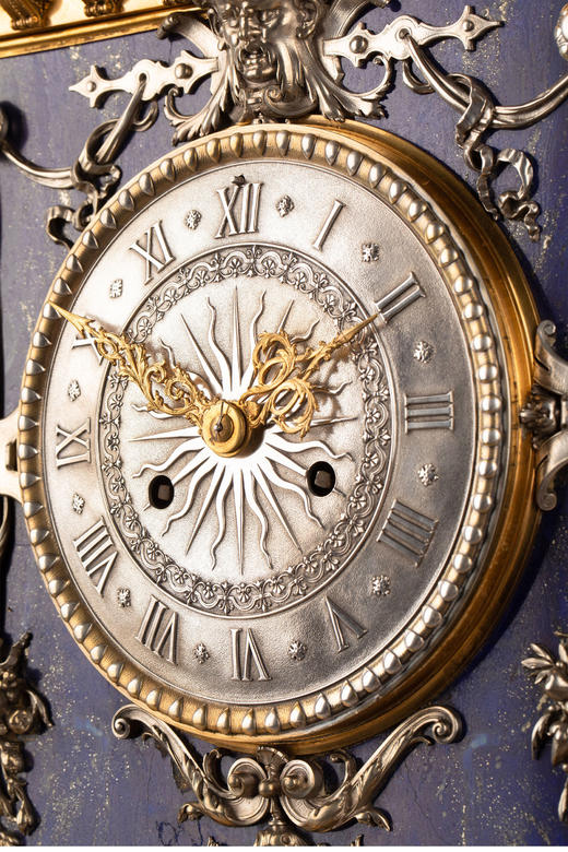 独角鹿西洋古董 19世纪法国工坊出品新文艺复兴风格铜鎏金装饰银质雕像青金石座钟 商品图2