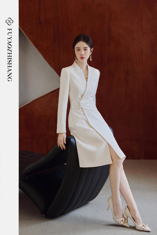 FUYAO扶摇 中华风连衣裙女2025新款国风女神范中长裙醋酸缎面裙子 商品图5