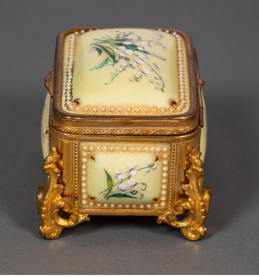 【已售】独角鹿西洋古董 19世纪法国出品铜鎏金精雕镶嵌「铃兰」主题珐琅彩绘珍宝盒 商品图3