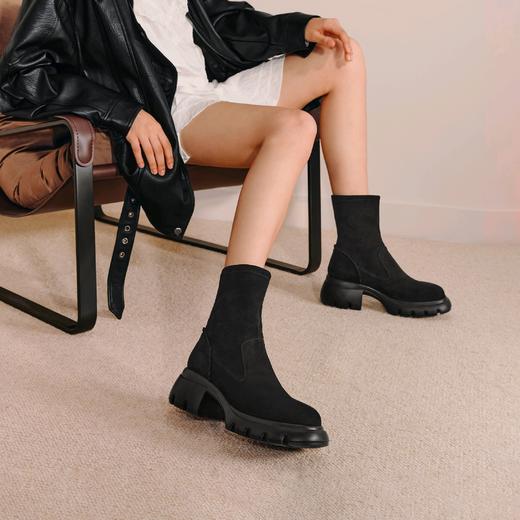 【云粉节】【思加图】BF楼思加图2025新款百搭弹力靴黑色瘦瘦靴中靴厚底增高女靴子Y2563吊牌价1890 商品图3