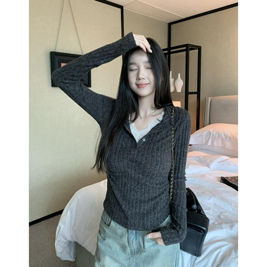 【蕾丝拼接抽褶打底衫】格雷系穿搭 镂空蕾丝+针织的组合 恰到好处的收腰设计 商品图3