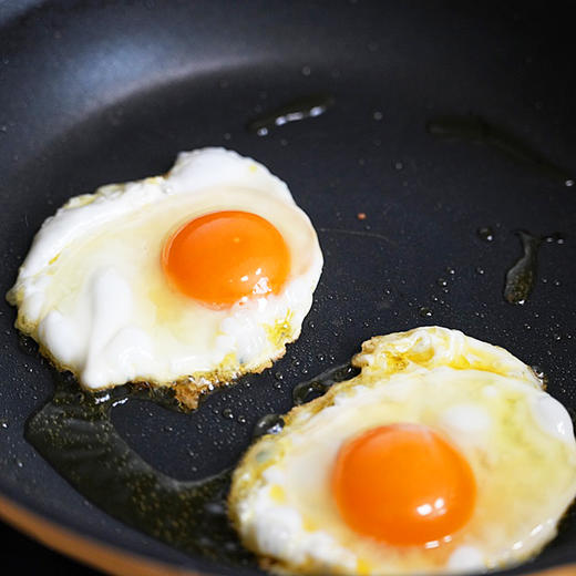 『湖北散养有机土鸡蛋』个头小巧，浓稠饱满，熟后蛋黄沙糯、蛋白弹嫩、鲜香无腥 商品图3