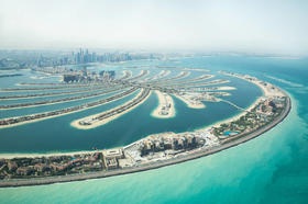 【春节】<阿联酋迪拜6天4晚（深圳直飞往返）>谢赫扎伊德清真寺、法拉利世界主题公园、阿布扎比卢浮宫、水上的士、沙漠冲沙、棕榈岛