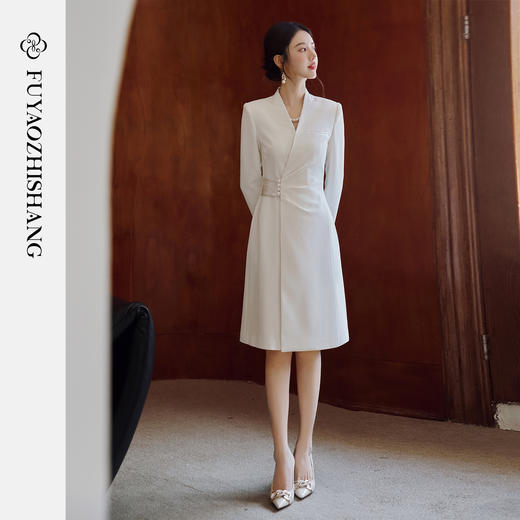 FUYAO扶摇 中华风连衣裙女2025新款国风女神范中长裙醋酸缎面裙子 商品图3