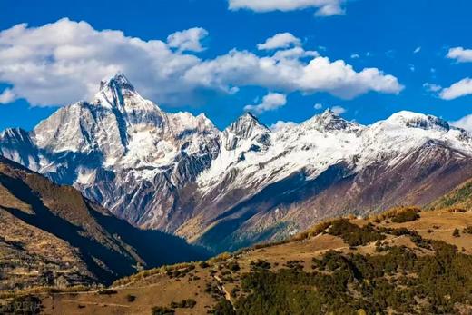 【四姑娘山|不厌精品民宿】399抢山景甄选落地房，含双人早餐+有地暖、智能家居、有供氧，周末不加价！成都自驾3.5h直达~ 商品图1