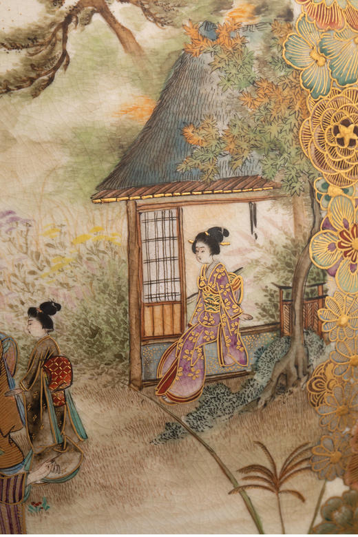 独角鹿西洋古董 1900年代日本明治时期亮山出品金彩锦手百花纹「春樱花见」主题萨摩烧带盖大罐 商品图2