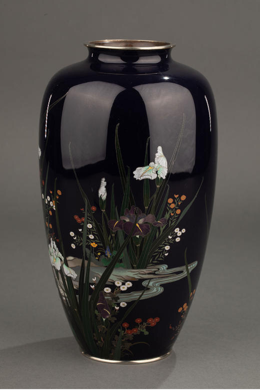 独角鹿西洋古董 1910年代日本明治时期出品「鸢尾」主题银胎七宝烧花瓶 商品图3