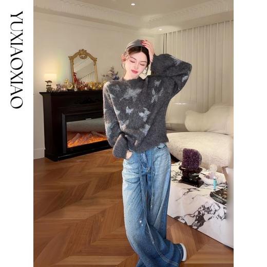 余潇潇【蝴蝶胶片】苏利羊驼毛绵羊毛亮片蝴蝶提花慵懒感圆领毛衣 商品图4