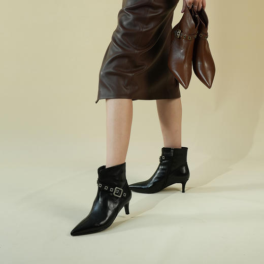 Westory2025年冬季尖头中跟胎牛复古飒爽百搭短靴W25DS85621 商品图6