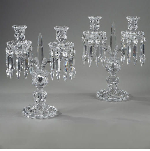 独角鹿西洋古董 20世纪法国水晶工坊巴卡拉出品Médaillon圆雕纹款双枝头水晶烛台一对 商品图1