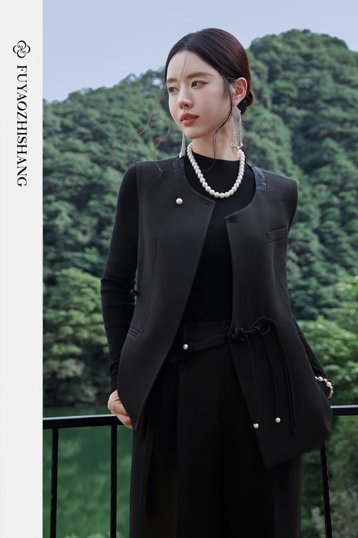 FUYAO扶摇 复古文艺 国风盘扣马甲两件套2025秋黑色醋酸时尚套装 商品图5