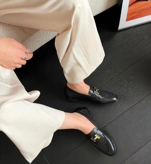 老米优品🎈 时髦星人手一双！《牛皮H扣乐福鞋》柔软细腻的牛皮+羊皮内里，舒适包裹双脚，百搭经典！ 商品图0