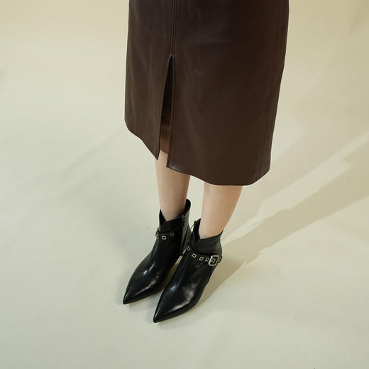 Westory2025年冬季尖头中跟胎牛复古飒爽百搭短靴W25DS85621 商品图3