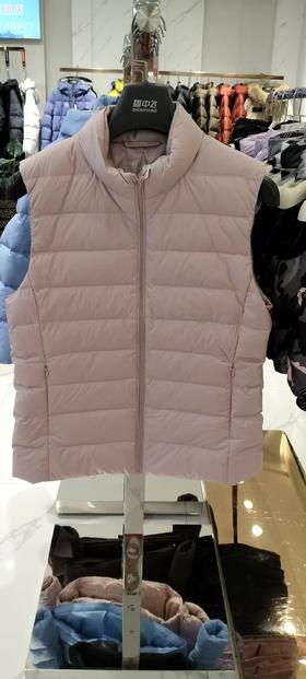2F雪中飞羽绒服