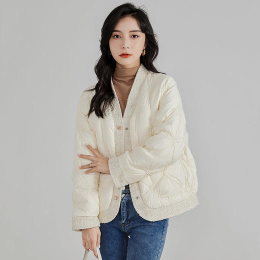 百媚生 格子边V领粗花呢花边小香风羽绒服女F6145 商品图1