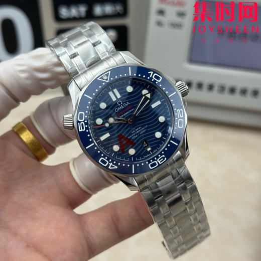 欧米茄VS海马300米系列V3版 原装开模 蓝海马
款式：男士潜水腕表 商品图1