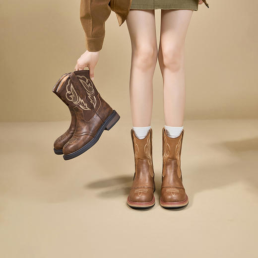 西遇西部刺绣牛仔靴女新款秋冬复古新疆美拉德短靴棕色马丁靴K2057159 商品图0
