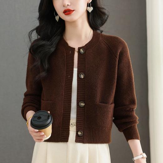 复古红色针织开衫，圆领短款显瘦百搭口袋毛衣长袖小外套CC-101-32122 商品图3