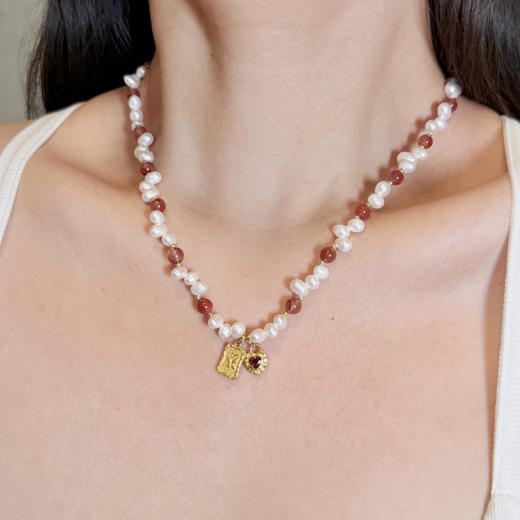 ISME错位珍珠南红项链 宫廷复古感贵气迷人 过年搭配饰品 商品图0