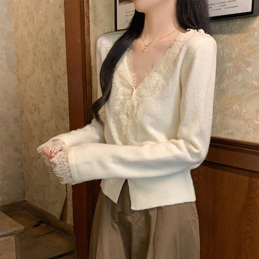 西遇韩系针织开衫女新款法式温柔V领蕾丝短款毛衣外套SS051620 商品图4
