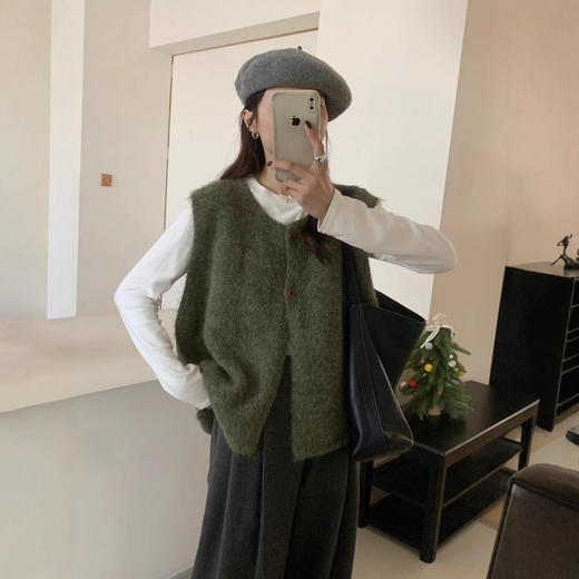 秋冬必备 韩系穿搭天花板【OSMIC ARMIN韩系百搭慵懒风毛衣马甲】简约百搭软糯慵懒风毛衣马甲女2025秋冬新款宽松叠穿针织背心 商品图0