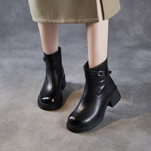 ZM 258717轻奢手抓纹皮靴舒适圆头皮带扣马丁靴 商品图2