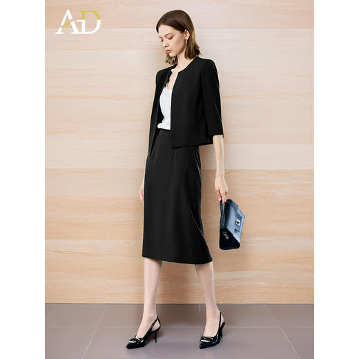 AD高端职场通勤两件套女士职业装黑色圆领西装短外套2025秋季新款 商品图4