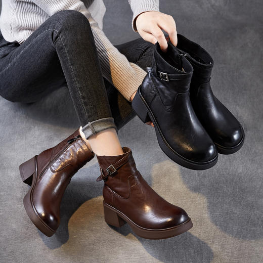 ZM 258717轻奢手抓纹皮靴舒适圆头皮带扣马丁靴 商品图0