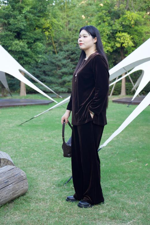 现货，今天发！💫【棕色丝绒套装】高级又有腔调！不起静电，裤子松紧腰。秋冬显贵显瘦第一名！高档气质阔太太感，丝绒套装，洋气高贵两件套，正码正拍 商品图7