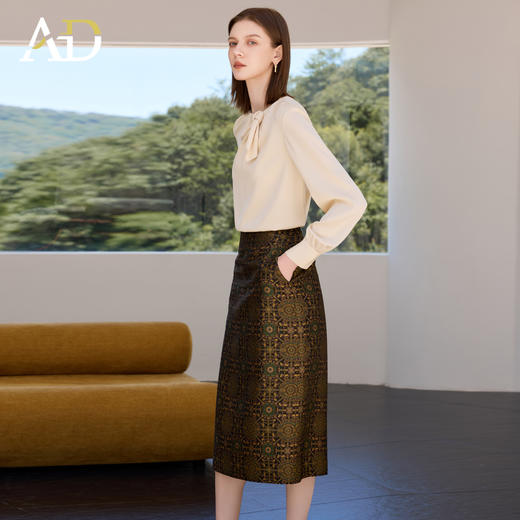 AD职场通勤范衬衫套装女2025新款米色长袖衬衣高级感提花包臀半裙 商品图3
