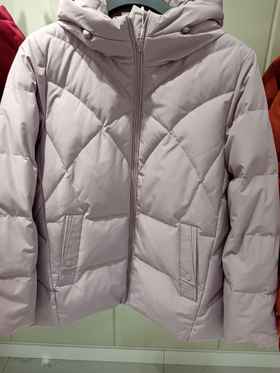 2F雪中飞羽绒服