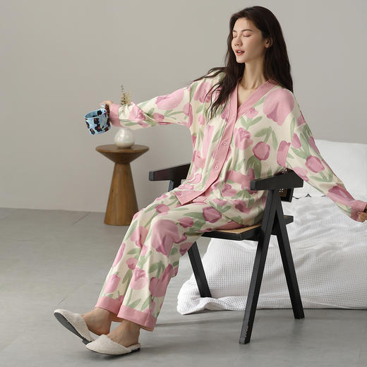 【云优选】东方韵味雪梵莱 国风系列免bra家居服带胸垫设计防凸点不走光 宽松版型搭配新中式印花 九色可选 /气质优雅/居家休闲/居家外出可穿！ 商品图4