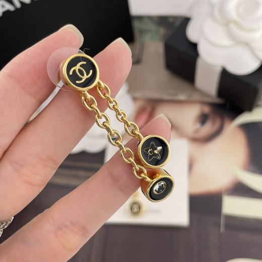 香奈儿 长短金边小圆黑耳钉（XJ） 商品图5