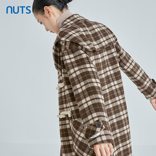 NUTS商场同款冬季新款时尚气质牛角扣格子手工呢大衣女241156411 商品图4