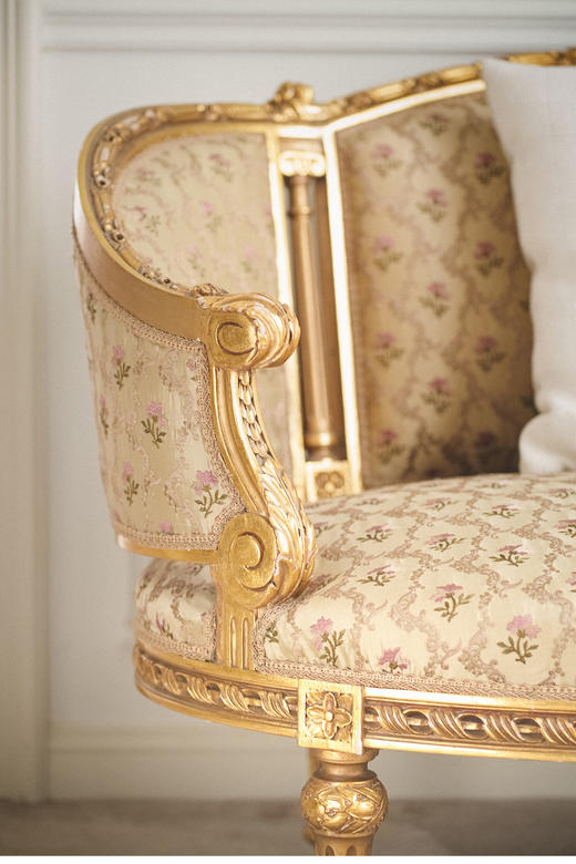 【已售】独角鹿西洋古董 19世纪法国出品路易十六风格木鎏金装饰花卉缎面靠背沙发 商品图2