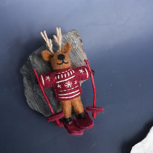 北京仓｜Felt So Good-Blitzen the Skiing Reindeer-滑雪麋鹿 布利岑 羊毛毡 挂件［英国设计师］ 商品图3