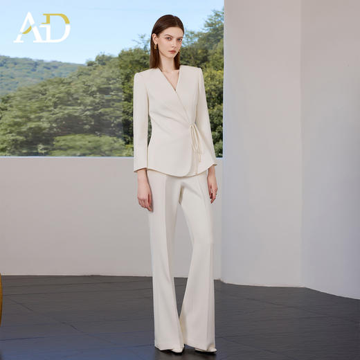 AD白色新中式职业装西装套装女2025秋冬季高级感V领系带西服外套 商品图0