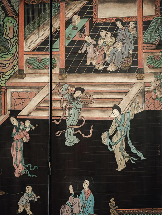 【已售】独角鹿西洋古董 20世纪初中国出品「六宫百子戏婴图」主题黑漆地款彩屏风 商品图4