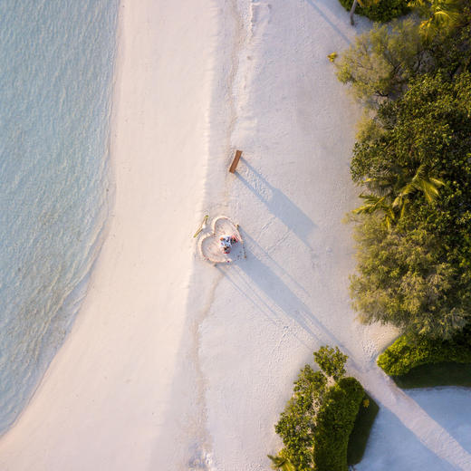 4天3晚【马尔代夫ClubMed菲诺岛度假村】享受碧海蓝天间的浪漫奢华，入住海滩泳池别墅，享一价全包每日三餐吃喝玩乐、浮潜、帆船出海等休闲活动，领略海岛极致魅力~ 商品图10