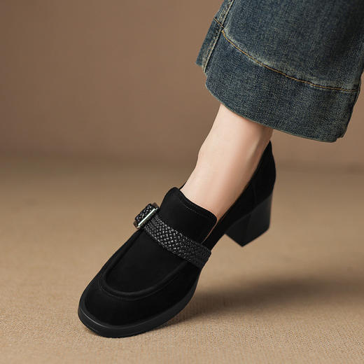 【预售5天】法式头层羊翻皮中跟乐福鞋女秋冬加绒深口单鞋一脚蹬小皮鞋NGMZR&72-231 商品图3