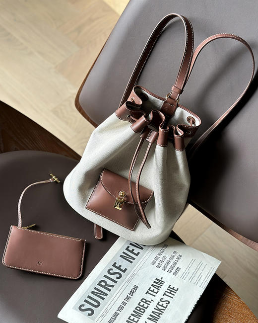 单品包邮 现货 THS-无 大牛工厂 lp家帆布拼皮水桶双肩包 CQ1420 商品图2